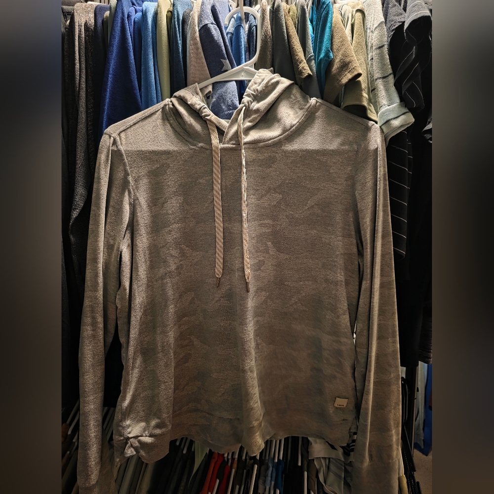 Vuori Halo Essential Heather Camo Hoodie size Medium